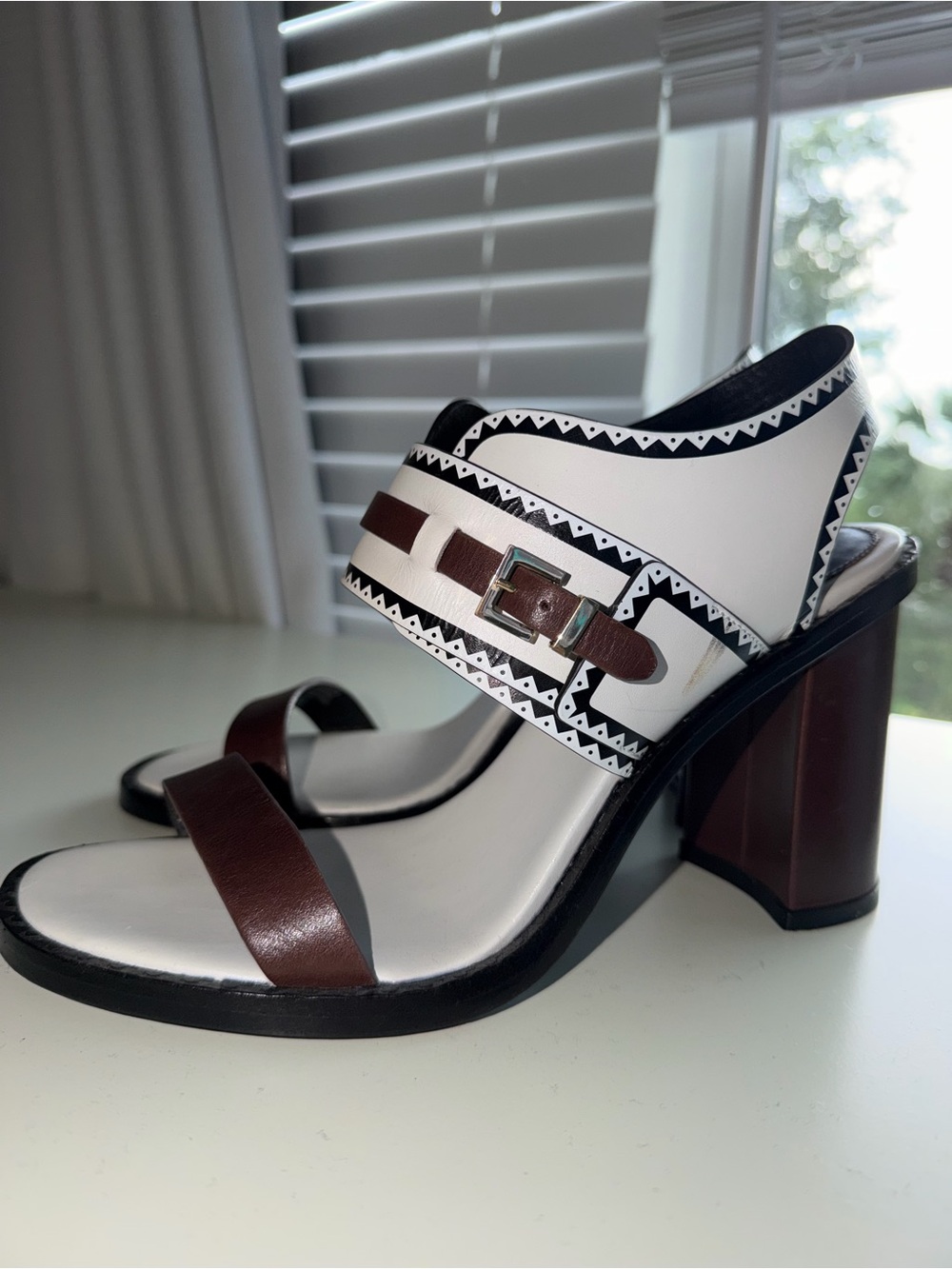 Tory Burch White and Brown Leather Buckle Sandals - Picture 7 of 9